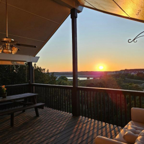 Lakeview Haven! Nature's Retreat with Serene Views